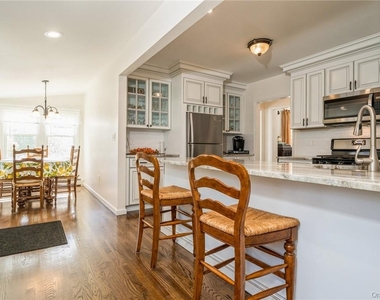 60 Murray Road - Photo Thumbnail 12