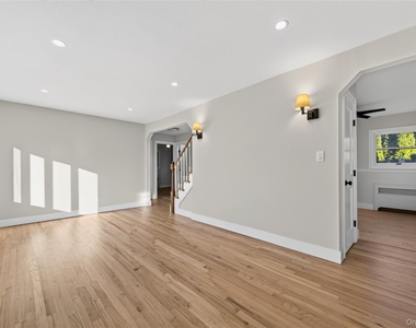29 North Drive - Photo Thumbnail 5