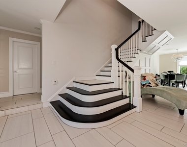 1471 Bay Boulevard - Photo Thumbnail 2