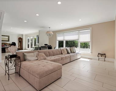 1471 Bay Boulevard - Photo Thumbnail 3