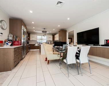 1471 Bay Boulevard - Photo Thumbnail 6