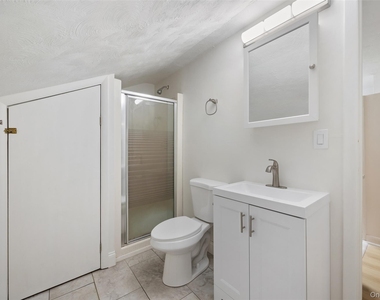 14 Lakeside Road - Photo Thumbnail 16