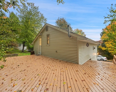 14 Lakeside Road - Photo Thumbnail 2