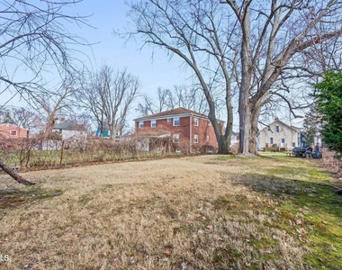 447 Ontario Street - Photo Thumbnail 8