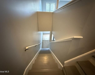 909 Jacob Street - Photo Thumbnail 4