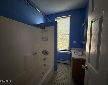 909 Jacob Street - Photo Thumbnail 10
