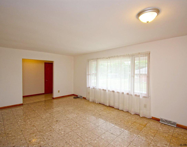 37 Carroll Avenue - Photo Thumbnail 8
