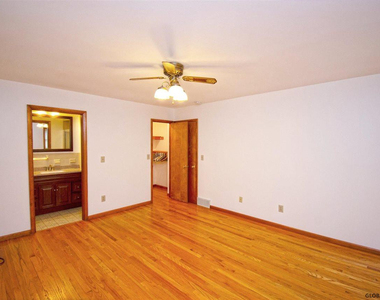 37 Carroll Avenue - Photo Thumbnail 23