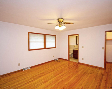 37 Carroll Avenue - Photo Thumbnail 22