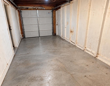 10 Comstock Road - Photo Thumbnail 7
