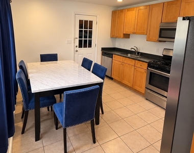 10 Comstock Road - Photo Thumbnail 3