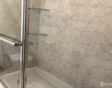 301 Penfield Place - Photo Thumbnail 16