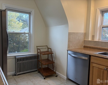 301 Penfield Place - Photo Thumbnail 6