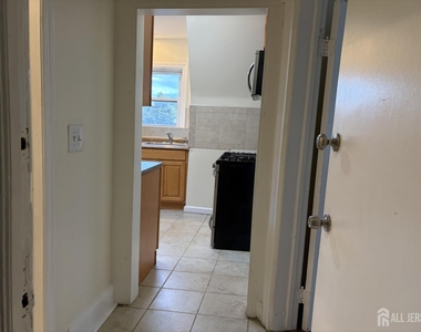 301 Penfield Place - Photo Thumbnail 4