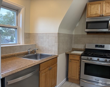 301 Penfield Place - Photo Thumbnail 9