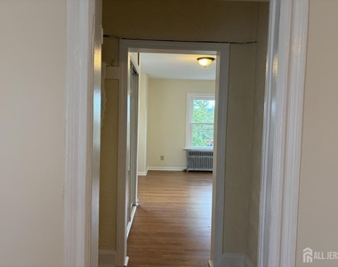 301 Penfield Place - Photo Thumbnail 11