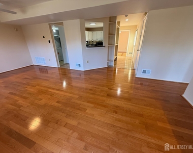 1101 Stony Brook Way - Photo Thumbnail 11