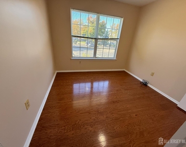 1101 Stony Brook Way - Photo Thumbnail 9