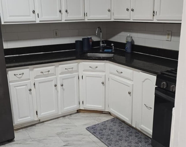 367 College Drive - Photo Thumbnail 3