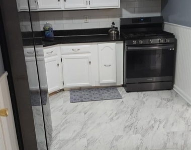 367 College Drive - Photo Thumbnail 2