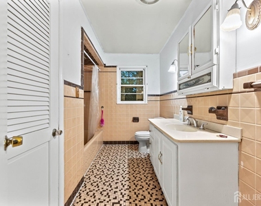 367 College Drive - Photo Thumbnail 8