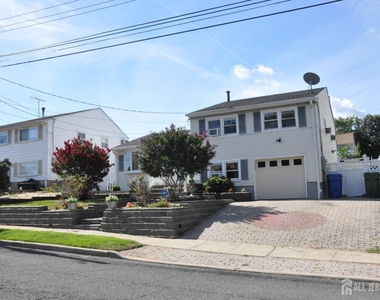 9 Florence Street - Photo Thumbnail 1