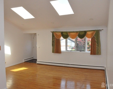 9 Florence Street - Photo Thumbnail 27