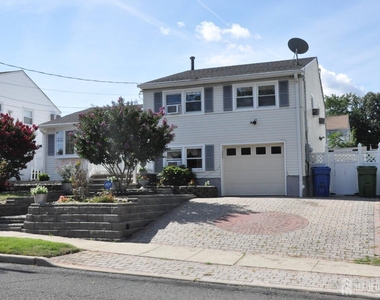 9 Florence Street - Photo Thumbnail 3