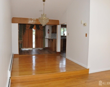 9 Florence Street - Photo Thumbnail 28