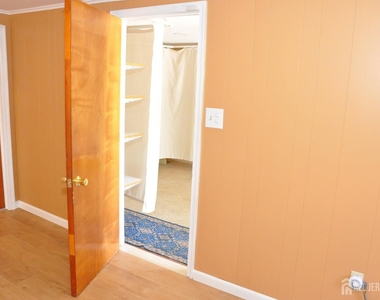 9 Florence Street - Photo Thumbnail 36