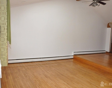 9 Florence Street - Photo Thumbnail 10