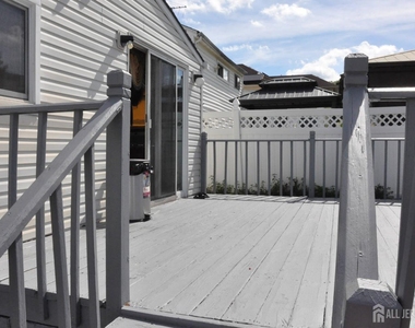 9 Florence Street - Photo Thumbnail 14