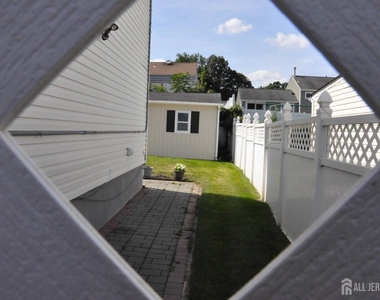 9 Florence Street - Photo Thumbnail 38