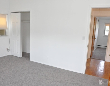 9 Florence Street - Photo Thumbnail 32
