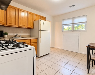 78 College Drive - Photo Thumbnail 3