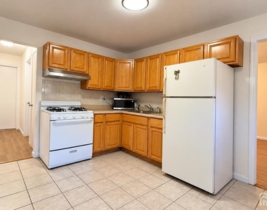 78 College Drive - Photo Thumbnail 2