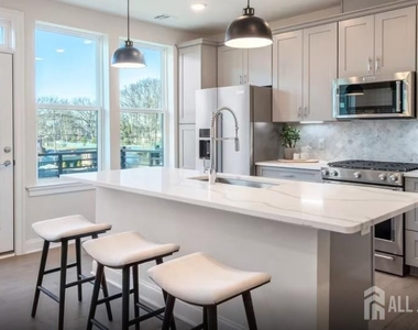 115 Jessie Place - Photo Thumbnail 5
