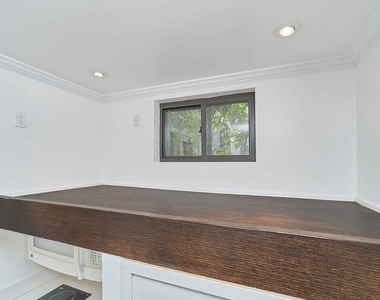 102 Greenwich Avenue - Photo Thumbnail 2