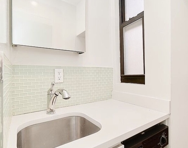 102 Greenwich Avenue - Photo Thumbnail 5