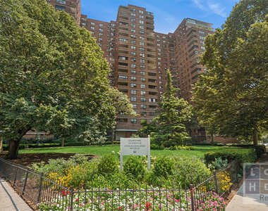 415 Grand Street - Photo Thumbnail 19