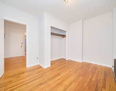 369 W 35th Street - Photo Thumbnail 7
