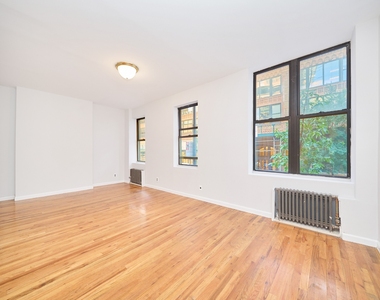 369 W 35th Street - Photo Thumbnail 9