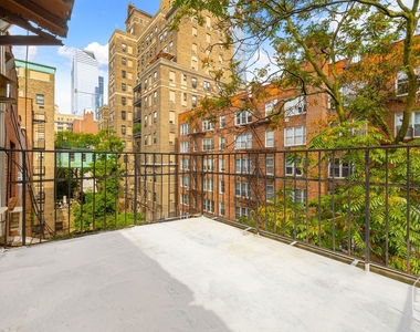 313 W 29th Street - Photo Thumbnail 12