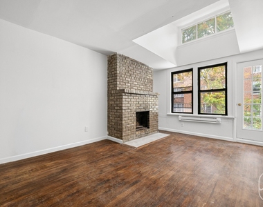 313 W 29th Street - Photo Thumbnail 2