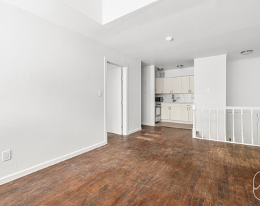 313 W 29th Street - Photo Thumbnail 6