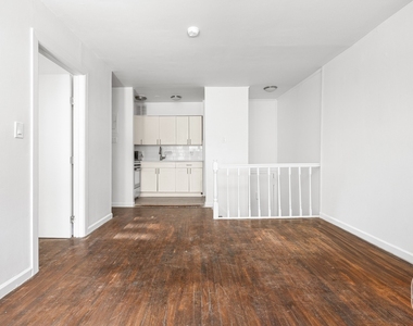 313 W 29th Street - Photo Thumbnail 5