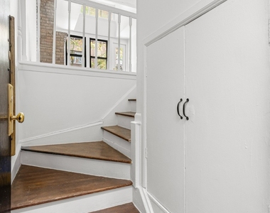 313 W 29th Street - Photo Thumbnail 11