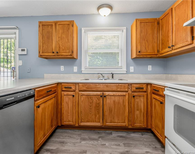 7401 Paxton Drive - Photo Thumbnail 10