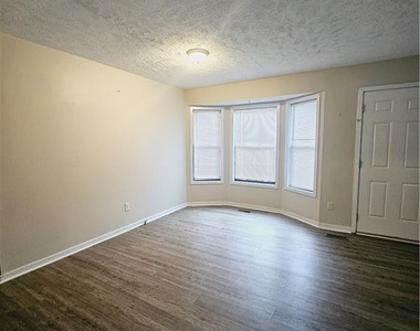 6847 Candlewood Drive - Photo Thumbnail 8