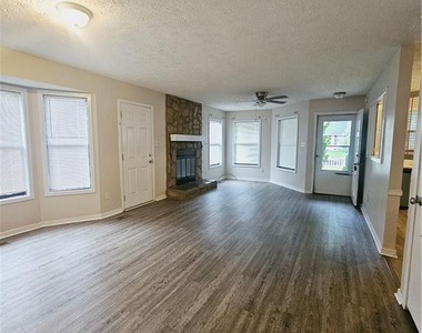 6847 Candlewood Drive - Photo Thumbnail 3